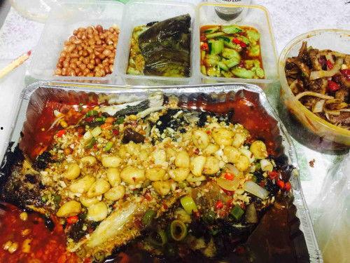 外卖爆料烤鱼怎么做的视频,烤鱼制作全过程大公开  第2张 外卖爆料烤鱼怎么做的视频,烤鱼制作全过程大公开  第2张