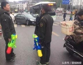 长沙城管爆料事件视频,视频揭露现场冲突瞬间  第2张 长沙城管爆料事件视频,视频揭露现场冲突瞬间  第2张